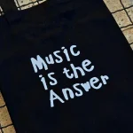 توت بگ پینترستی مشکی | Music Is The Answer 🎧🖤