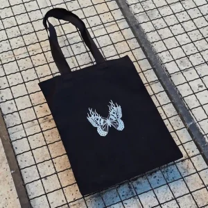 توت بگ پینترستی مشکی |پروانه 🦋🖤