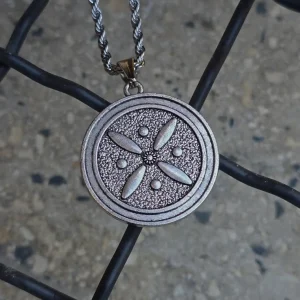 گردنبند «درفش کاویانی ✨