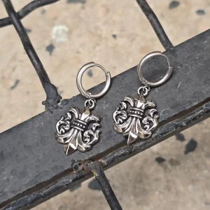 پیرسینگ | گوشوراه | جفت | کروم هارتز | Chrome Hearts